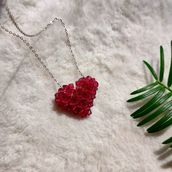 Gorgeous Swarovski Crystal Heart Pendant On Dainty 925 Sterling Silver Chain - Picture 2 of 11